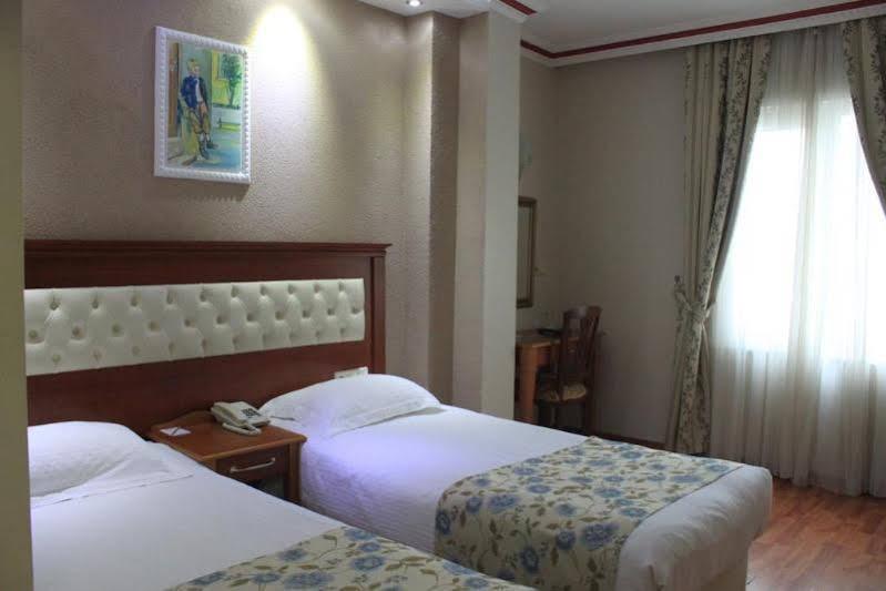 Asur Hotel Istanboel Buitenkant foto