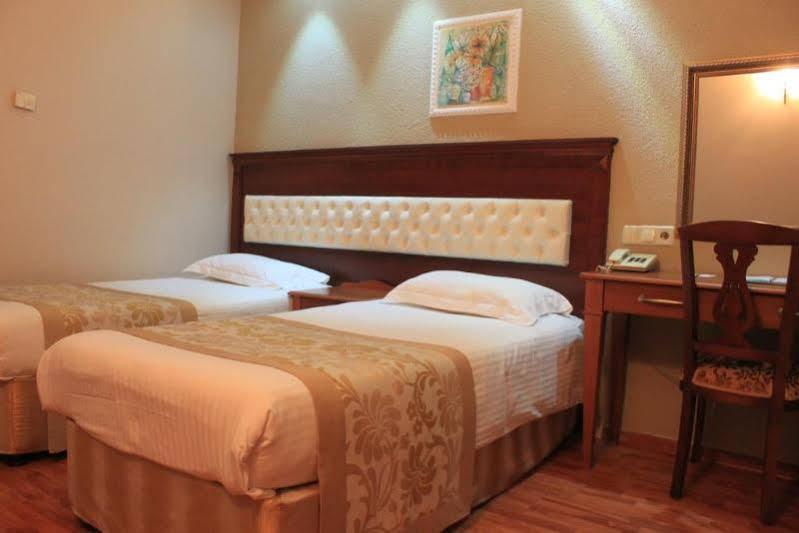 Asur Hotel Istanboel Buitenkant foto