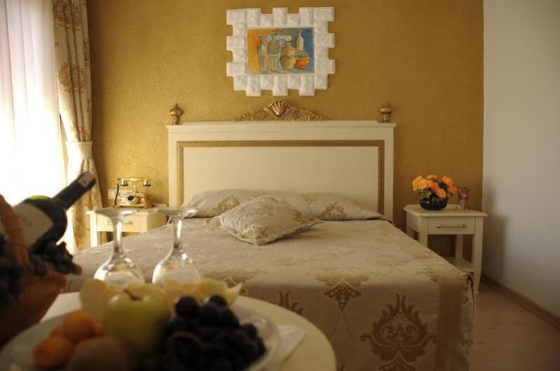 Asur Hotel Istanboel Buitenkant foto