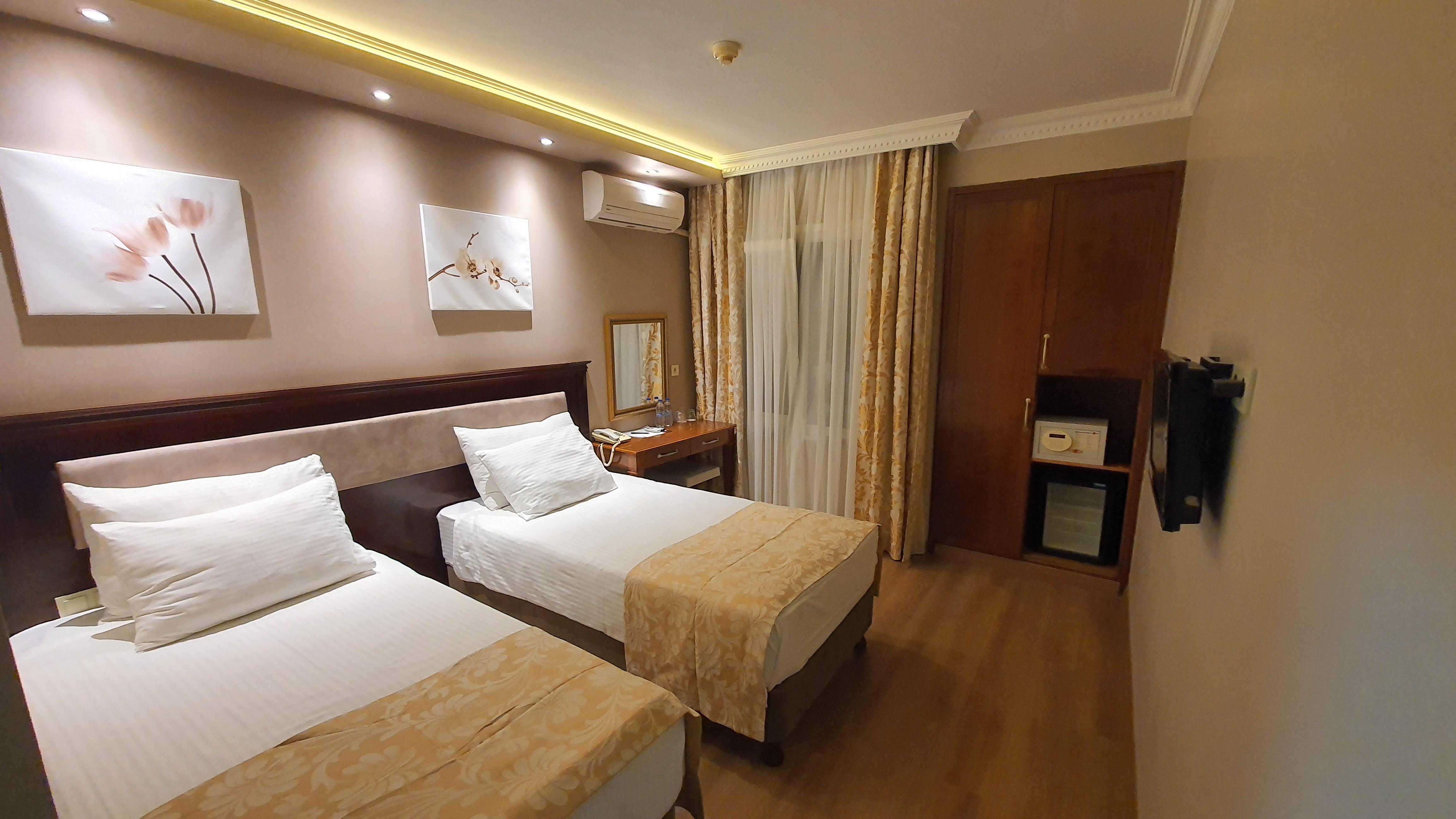 Asur Hotel Istanboel Buitenkant foto