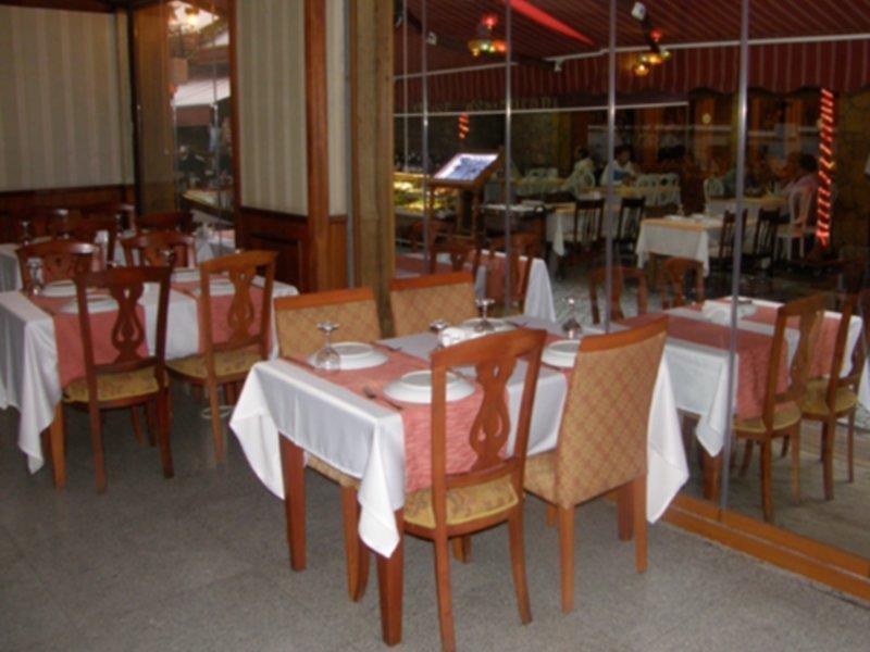 Asur Hotel Istanboel Buitenkant foto