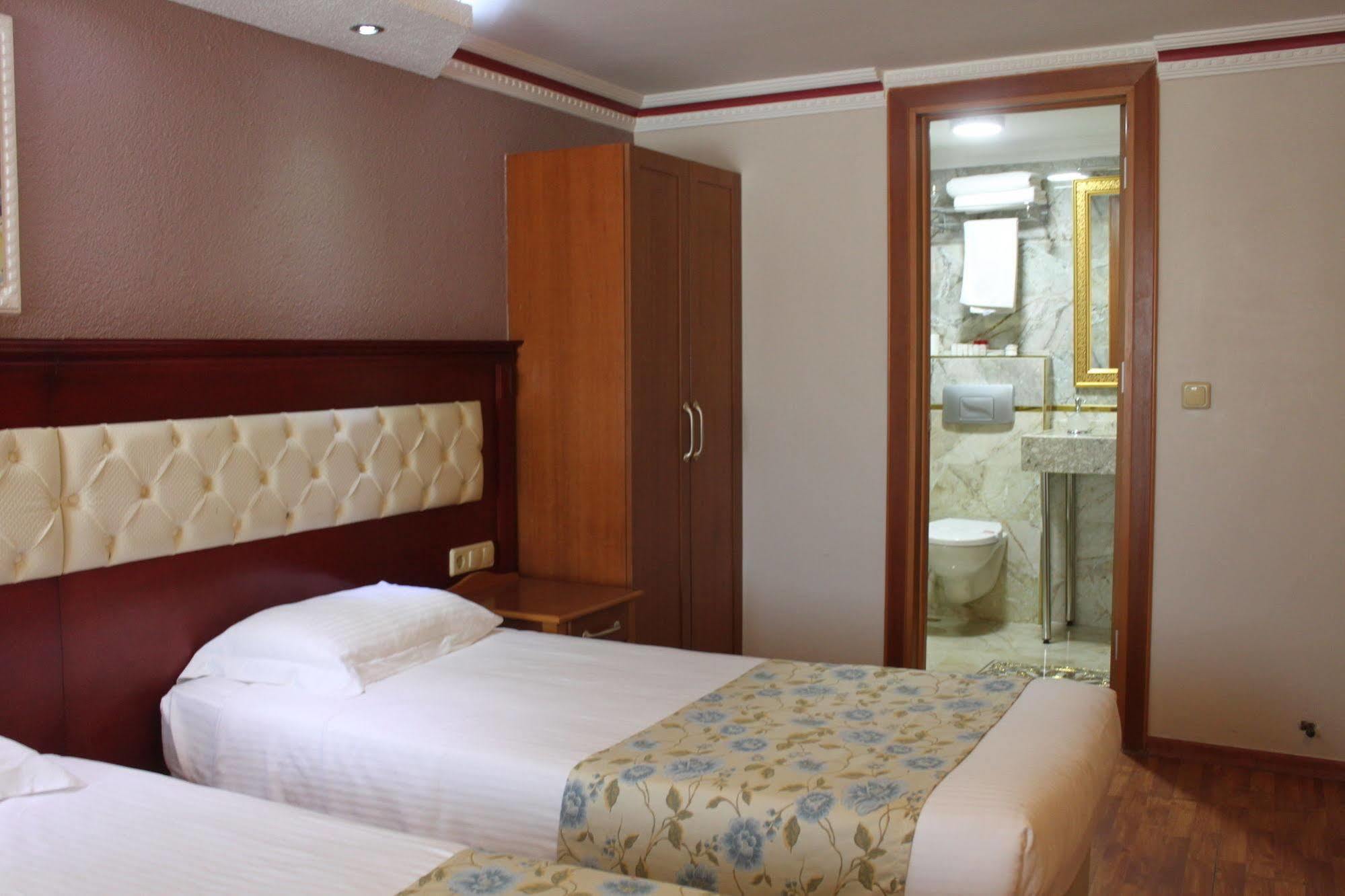 Asur Hotel Istanboel Buitenkant foto