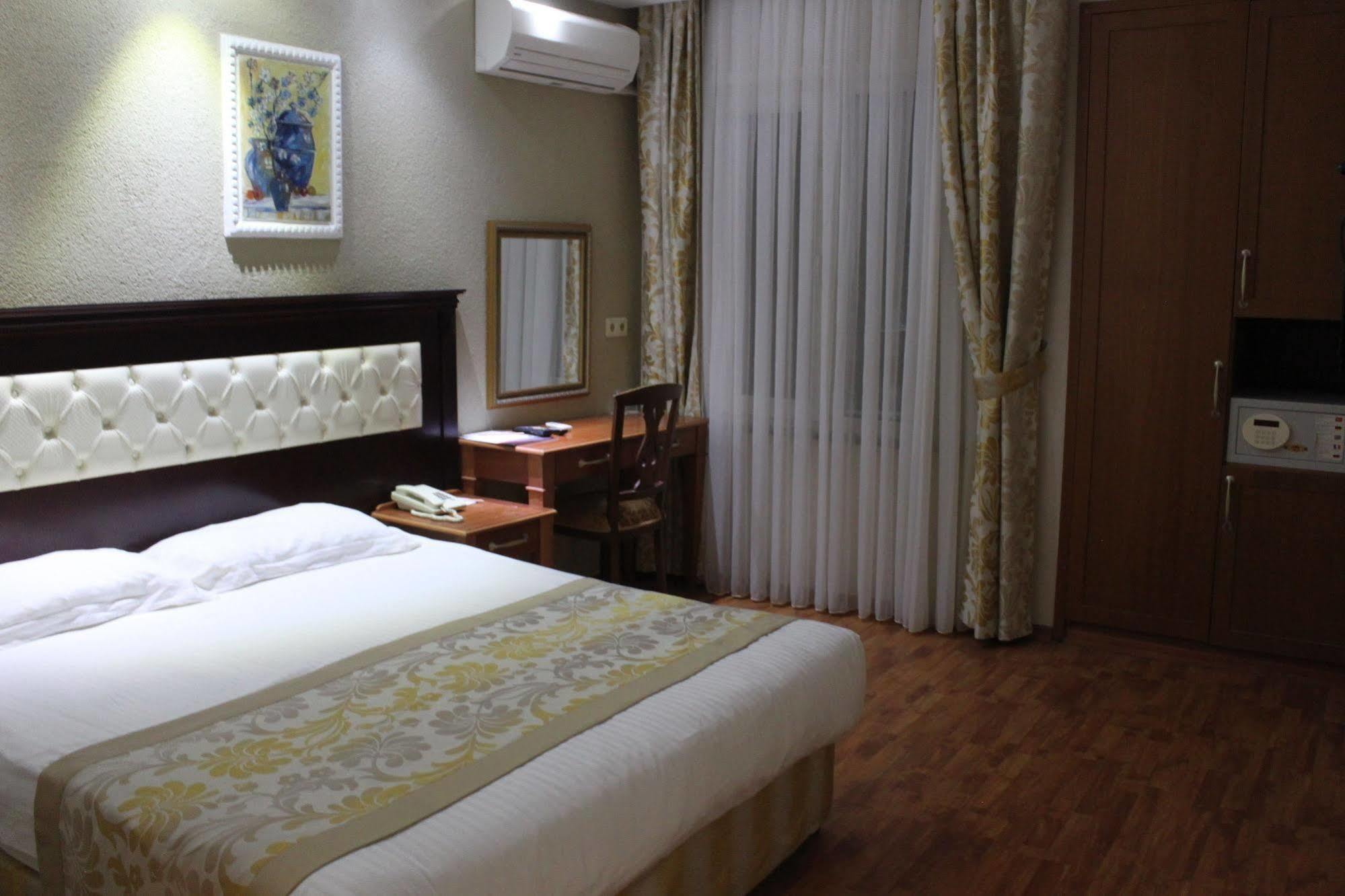 Asur Hotel Istanboel Buitenkant foto