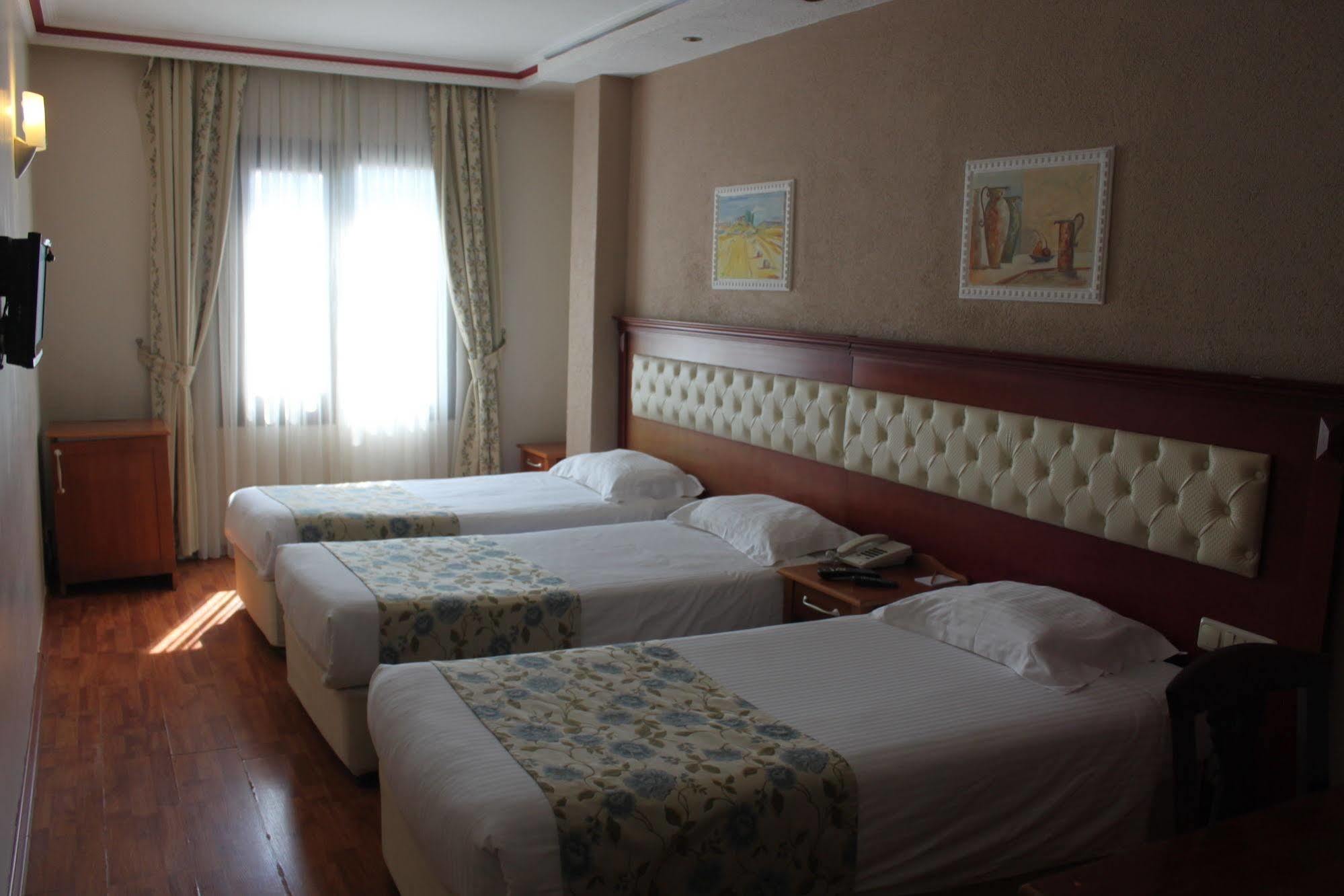 Asur Hotel Istanboel Buitenkant foto